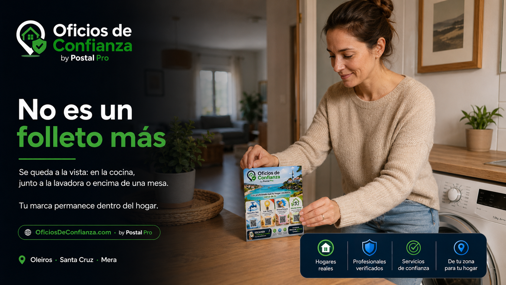Manos colocando una guía local impresa en la nevera de una cocina familiar